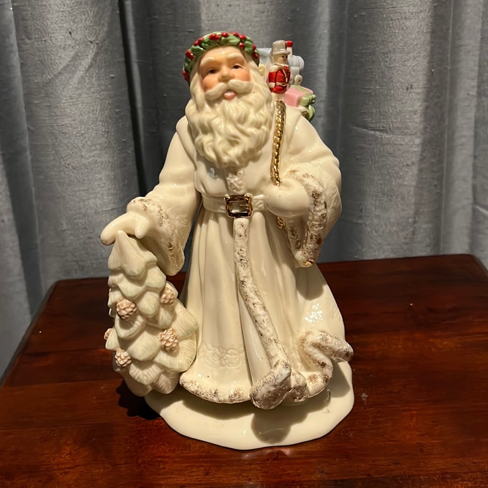 LENOX CLASSIC KRIS KRINGLE SANTA figurine, Limited Edition, Discontinued